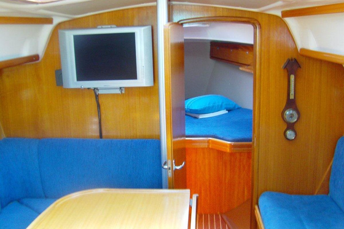 Salon of CATHERINE, a Bavaria 33 Cruiser sailboat at Grad Trogir, Croatia