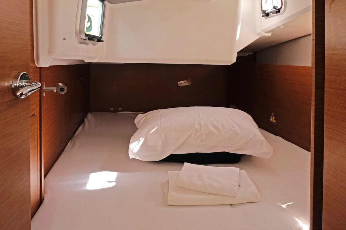 Cabin on Bella Ciao, a Jeanneau Sun Odyssey 410 sailboat at Split, Croatia