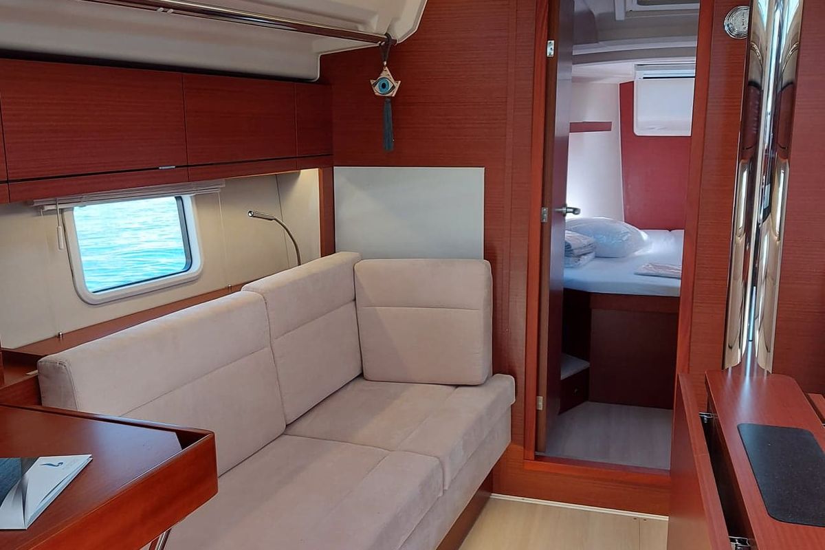 Salon of Pasithea, a Hanse Yachts Hanse 418 sailboat at Lavreotiki Municipal Unit, Greece