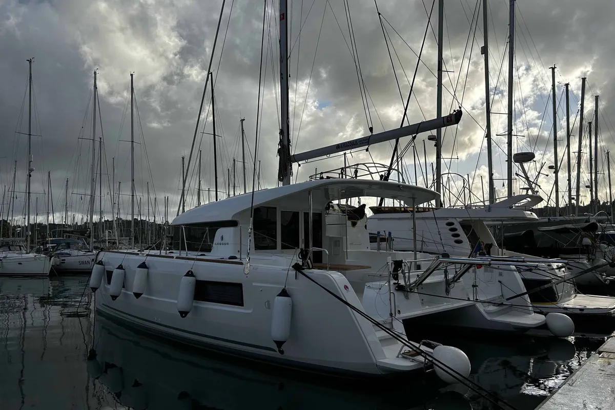 Exterior view of DIDOO, a Lagoon 40 catamaran at Kontokali, Greece