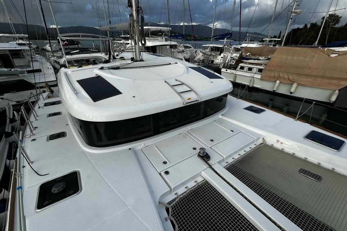 Deck of DIDOO, a Lagoon 40 catamaran at Kontokali, Greece