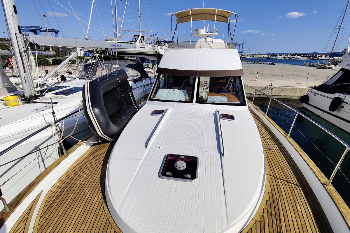 Deck of Ardea, a Beneteau Antares 13,80 yacht at Općina Sukošan, Croatia