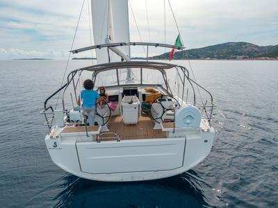 Circe, a Beneteau Oceanis 46.1 sailboat at Cannigione, Italy