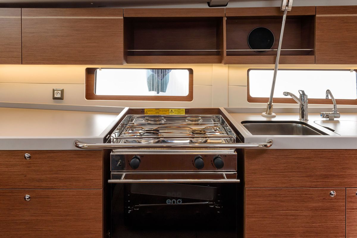 Circe, a Beneteau Oceanis 46.1 sailboat at Cannigione, Italy