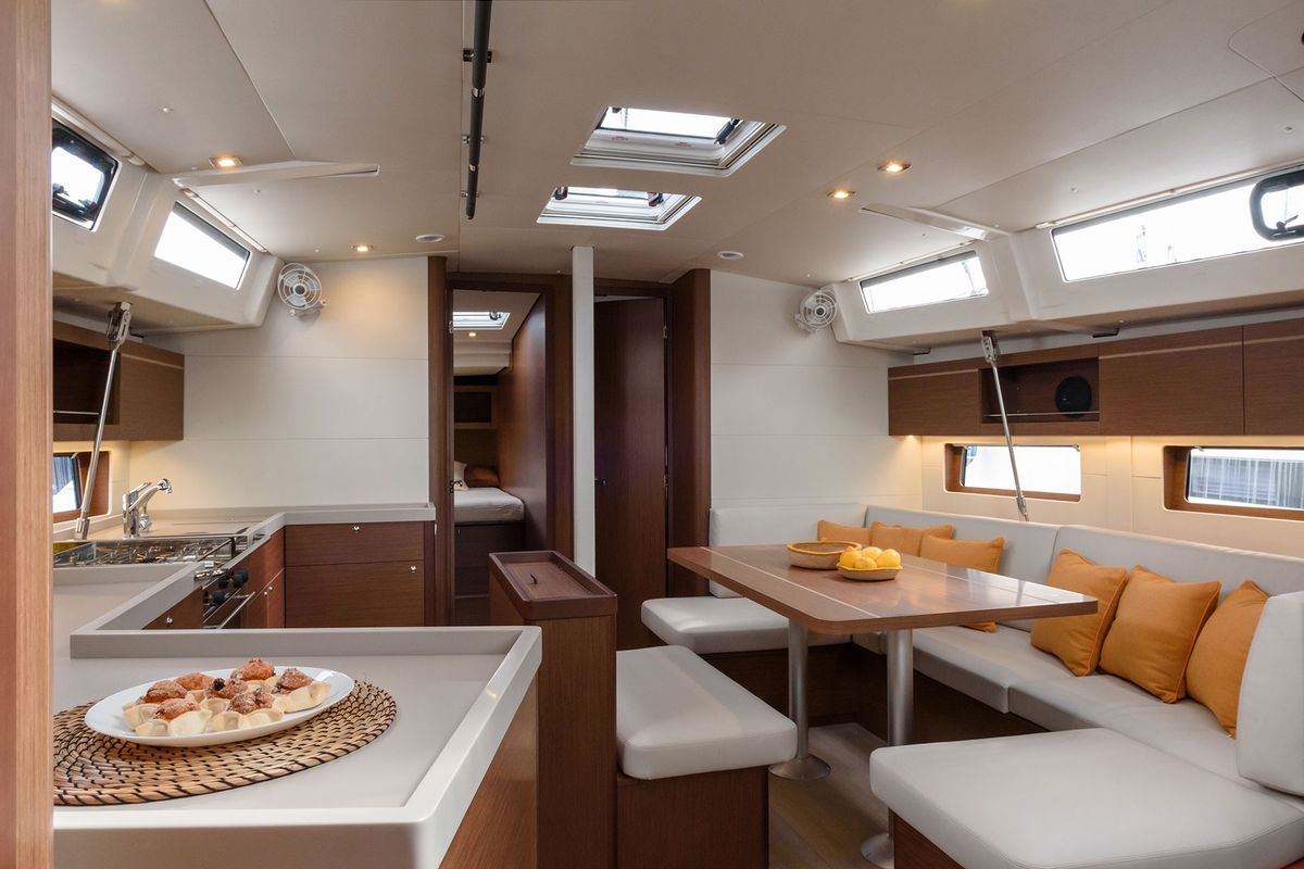 Circe, a Beneteau Oceanis 46.1 sailboat at Cannigione, Italy