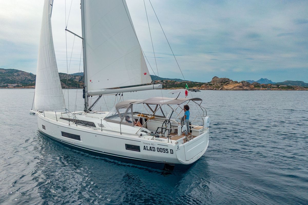 Circe, a Beneteau Oceanis 46.1 sailboat at Cannigione, Italy