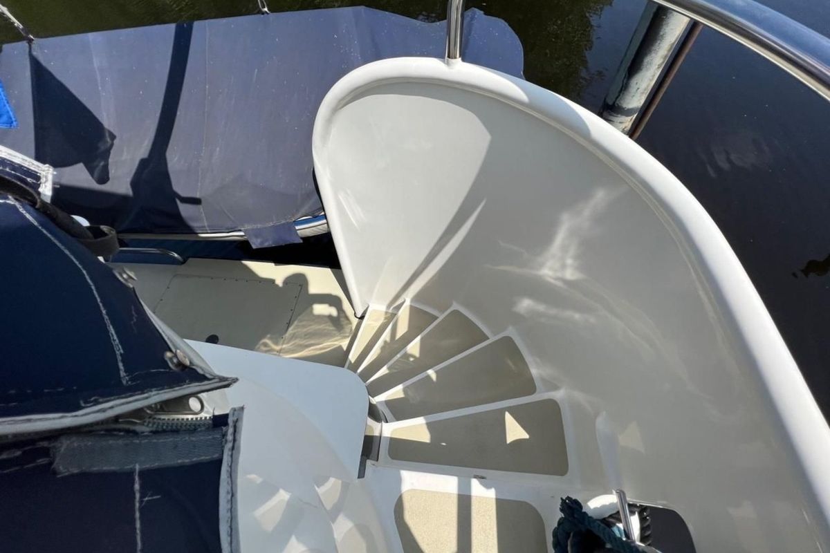 Impression, a De Drait Impression 42 motorboat at Akkrum, Netherlands