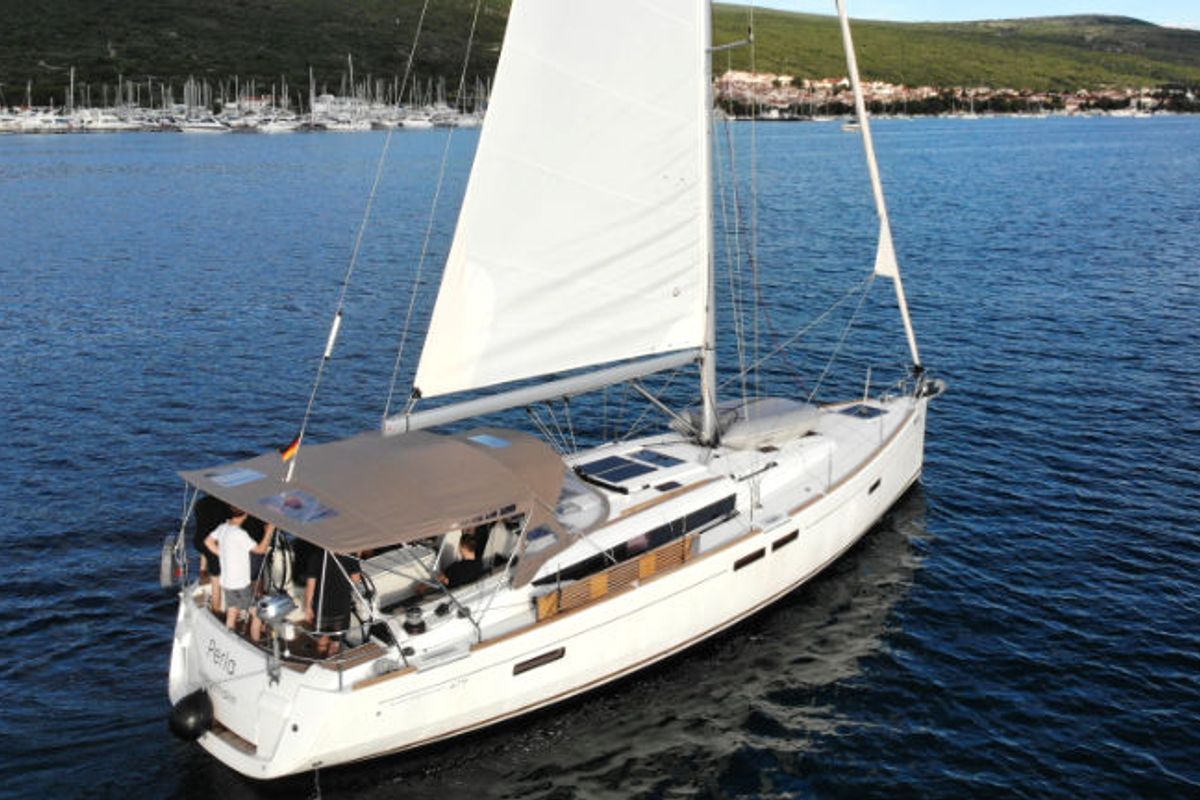Salon of Perla, a Jeanneau Sun Odyssey 479 sailboat at Punat, Croatia