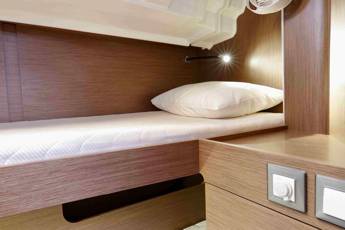 Cabin on Ludi, a Beneteau Oceanis 46.1 sailboat at Castellammare di Stabia, Italy