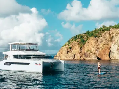 Moorings 534 PC Crewed