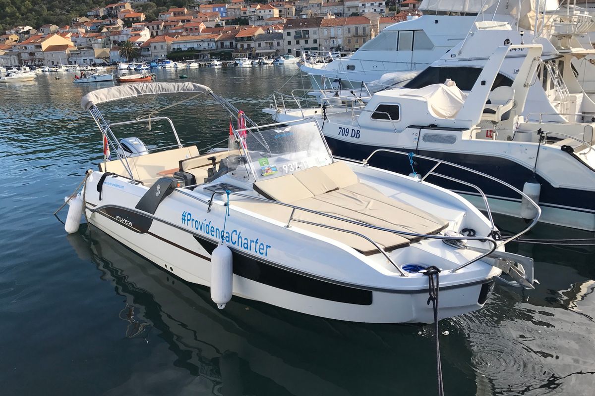 Exterior view of SUNdeck, a Beneteau Flyer 7.7 SUNdeck motorboat at Grad Trogir, Croatia