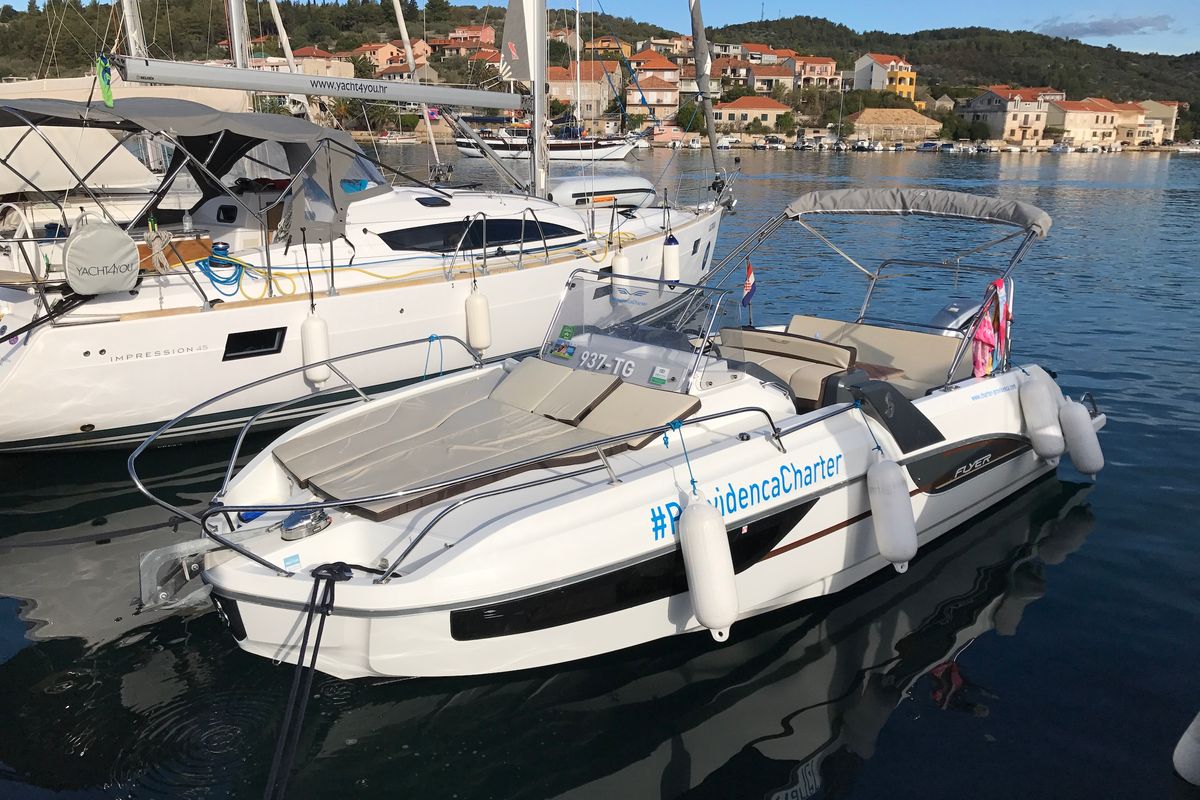 Exterior view of SUNdeck, a Beneteau Flyer 7.7 SUNdeck motorboat at Grad Trogir, Croatia