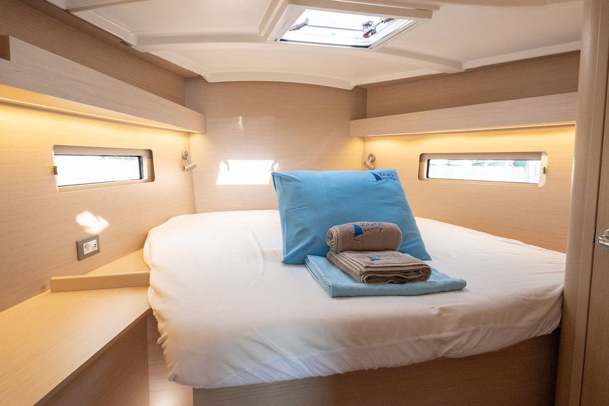 Cabin on Mavi Mercury, a Beneteau Oceanis 40.1 sailboat at Fethiye, Turkey