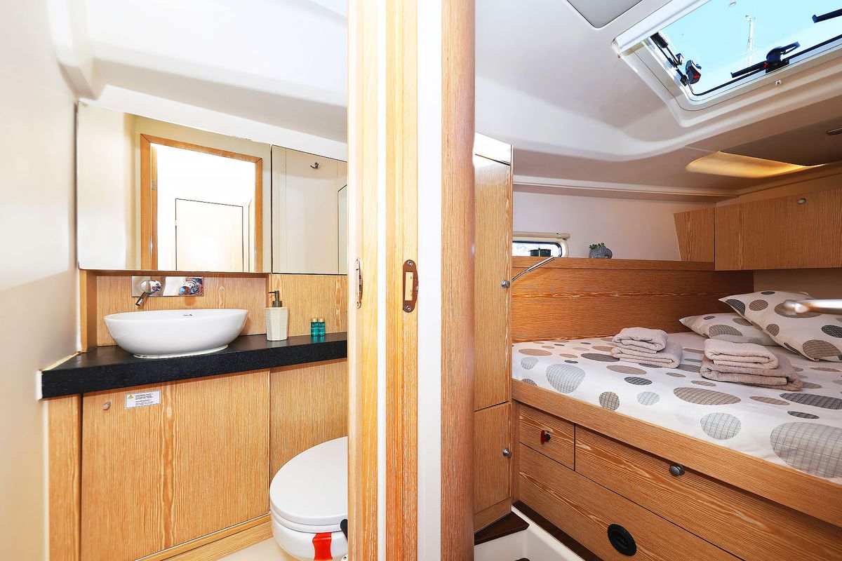 Cabin on Lorelei, a Hanse Yachts Hanse 455 sailboat at Grad Kaštela, Croatia