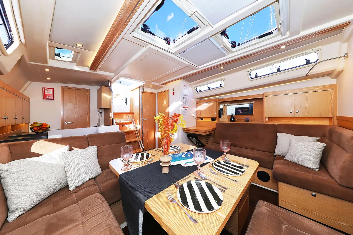 Salon of Lorelei, a Hanse Yachts Hanse 455 sailboat at Grad Kaštela, Croatia