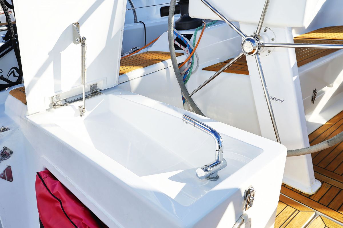 Lorelei, a Hanse Yachts Hanse 455 sailboat at Grad Kaštela, Croatia