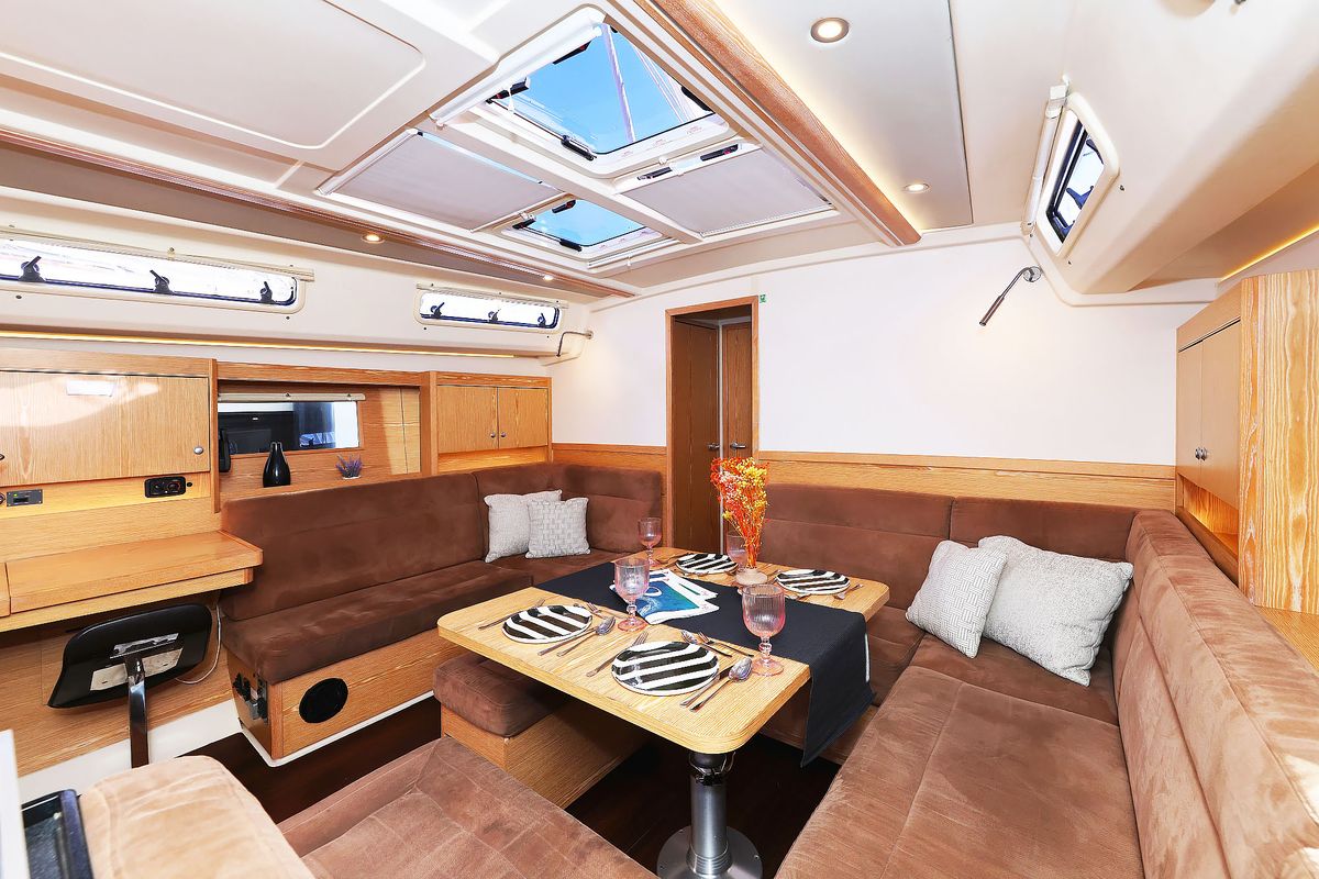 Salon of Lorelei, a Hanse Yachts Hanse 455 sailboat at Grad Kaštela, Croatia