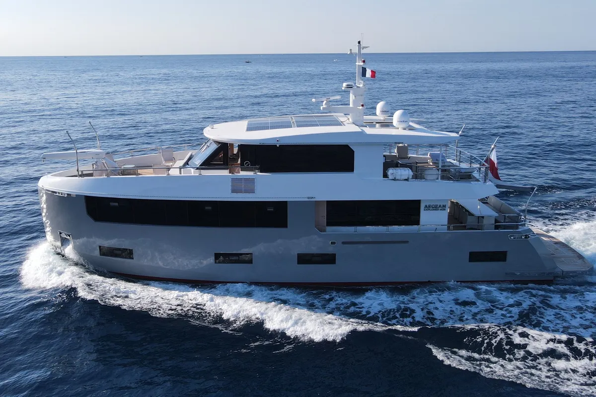 Ukiel, a Aegean Explorer M26 yacht at Olbia, Italy