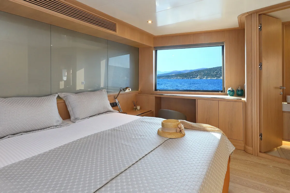 Ukiel, a Aegean Explorer M26 yacht at Olbia, Italy