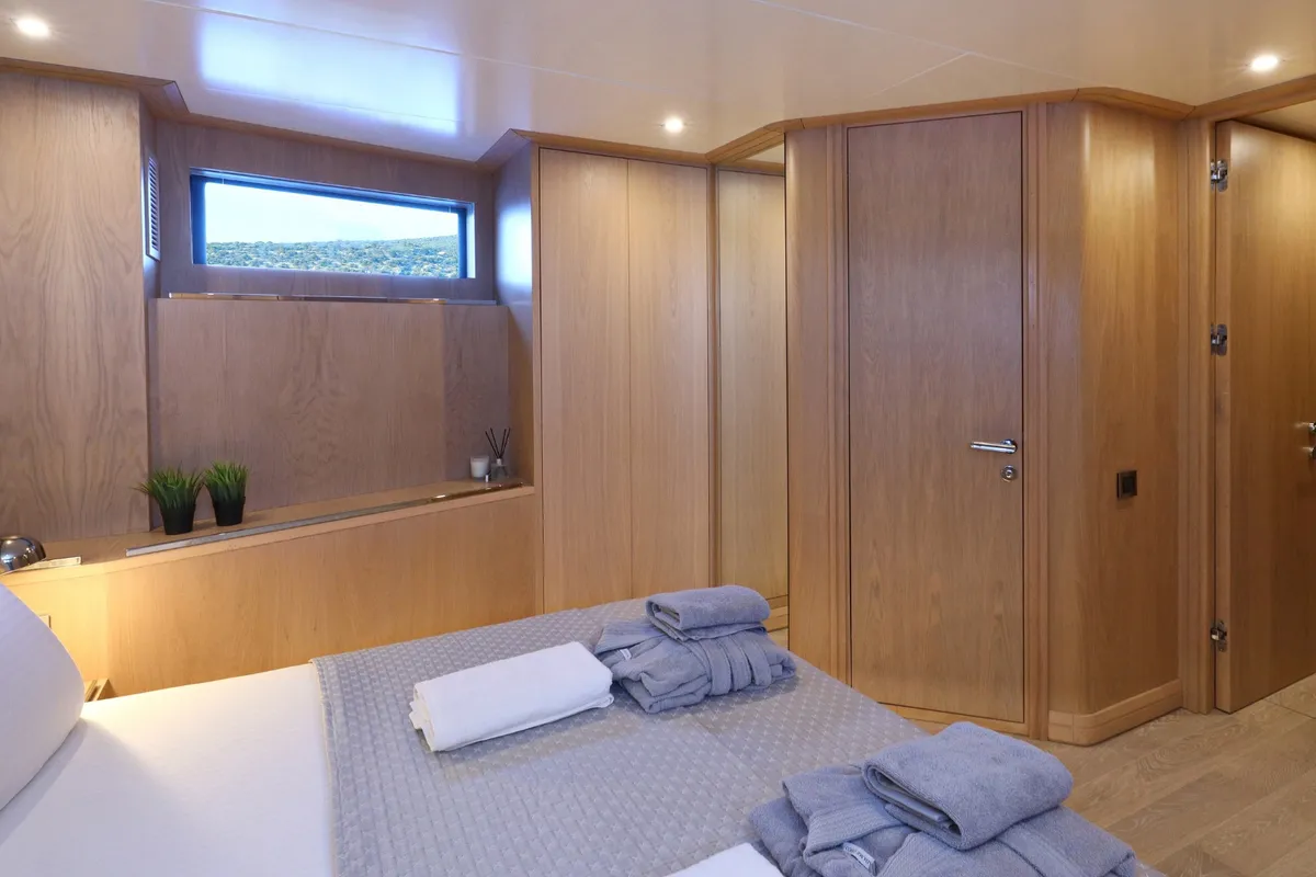 Ukiel, a Aegean Explorer M26 yacht at Olbia, Italy