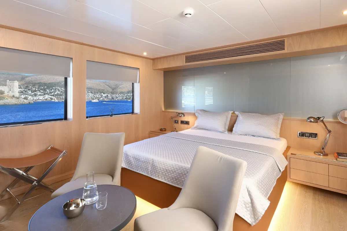 Ukiel, a Aegean Explorer M26 yacht at Olbia, Italy