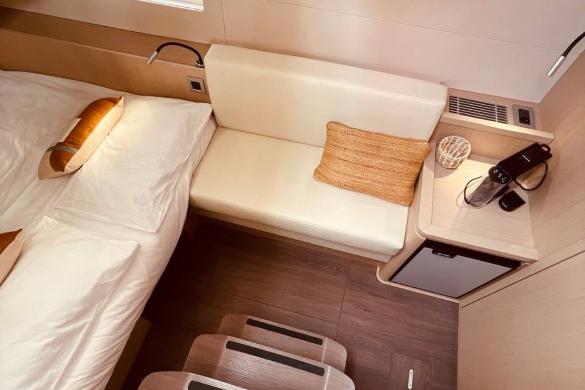 Cabin on Marina, a Jeanneau 55 sailboat at Salerno, Italy