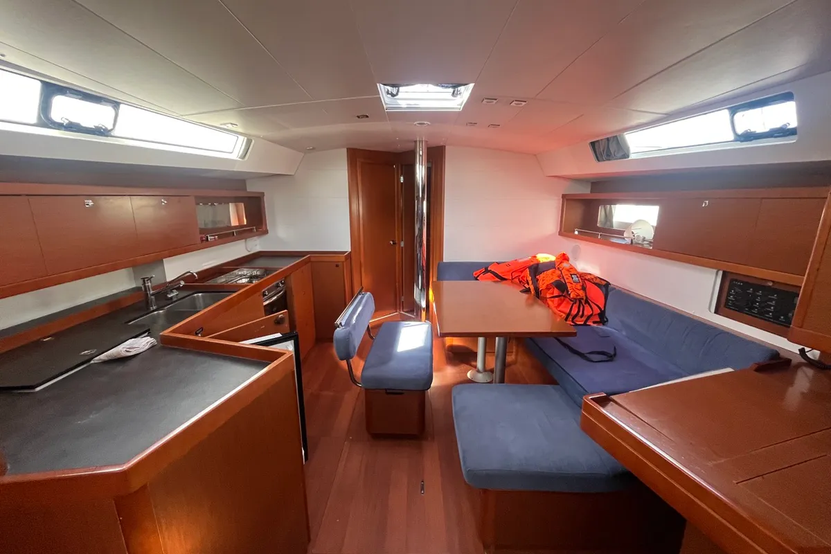 Salon of Vesna, a Beneteau Oceanis 45 sailboat at Općina Sukošan, Croatia