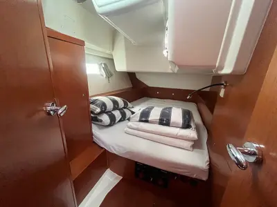 Cabin on Vesna, a Beneteau Oceanis 45 sailboat at Općina Sukošan, Croatia