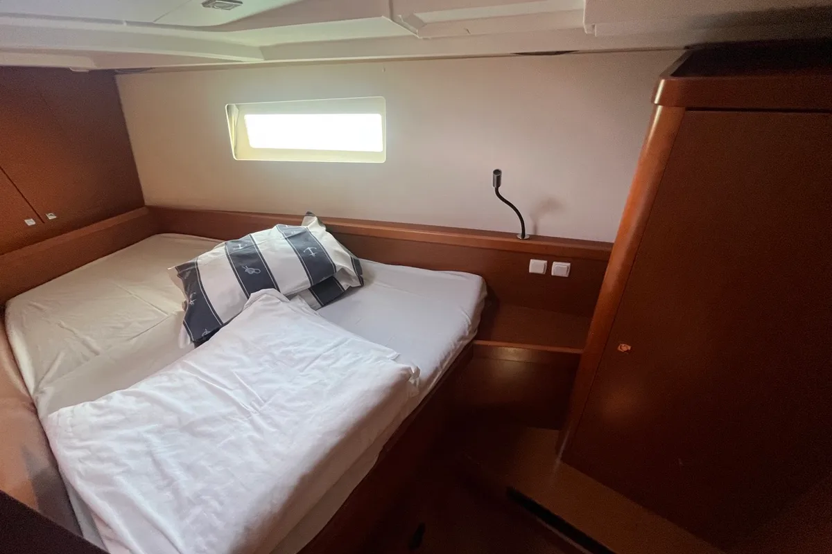 Cabin on Vesna, a Beneteau Oceanis 45 sailboat at Općina Sukošan, Croatia