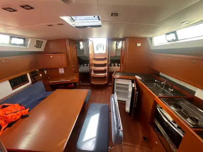 Salon of Vesna, a Beneteau Oceanis 45 sailboat at Općina Sukošan, Croatia