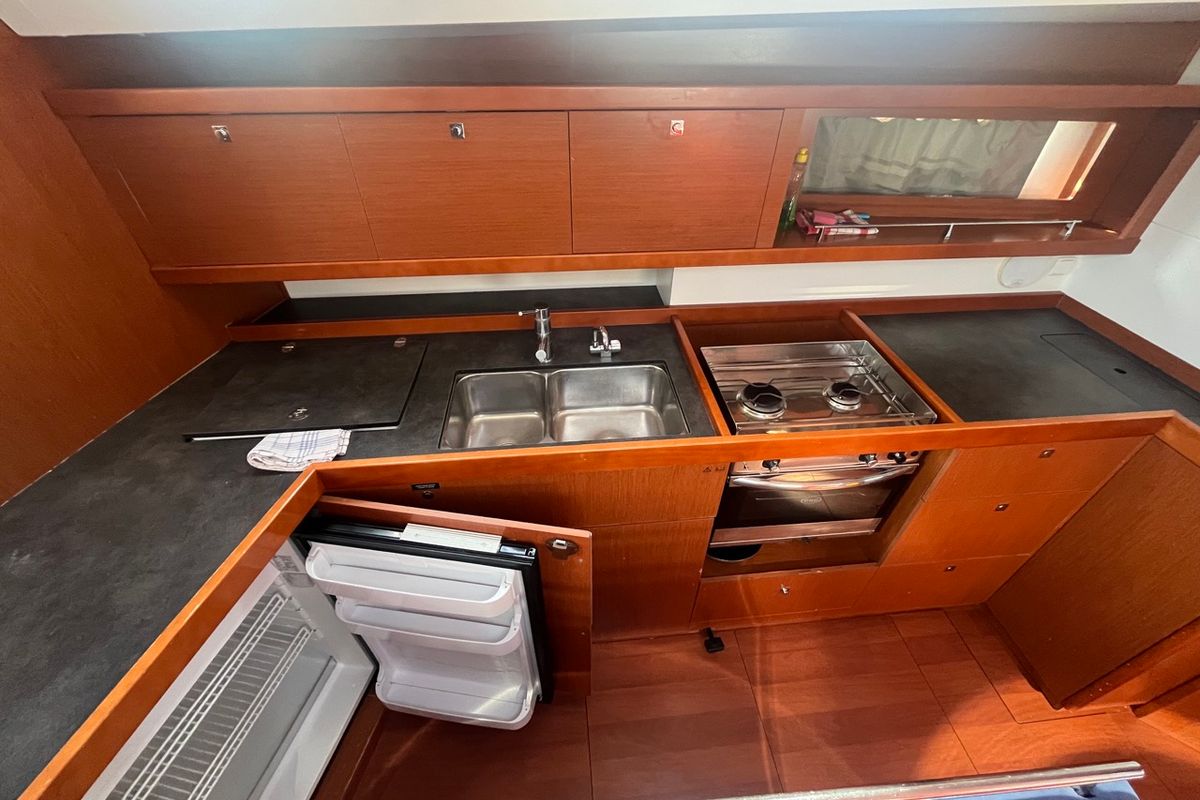 Galley of Vesna, a Beneteau Oceanis 45 sailboat at Općina Sukošan, Croatia