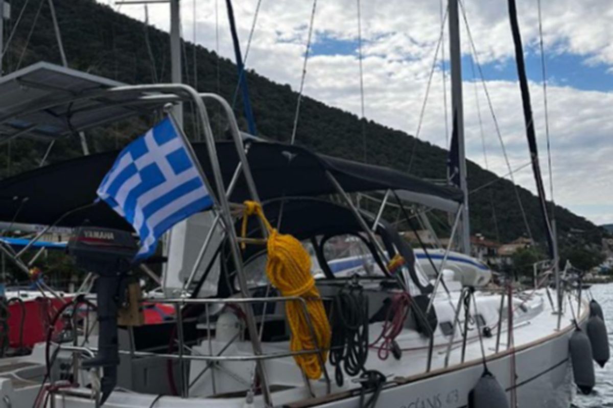 Deck of Chrysa M, a Beneteau Oceanis Clipper 473 sailboat at Municipal Unit of Lefkada, Greece
