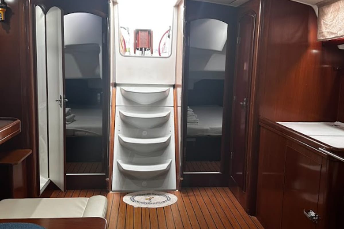 Salon of Chrysa M, a Beneteau Oceanis Clipper 473 sailboat at Municipal Unit of Lefkada, Greece