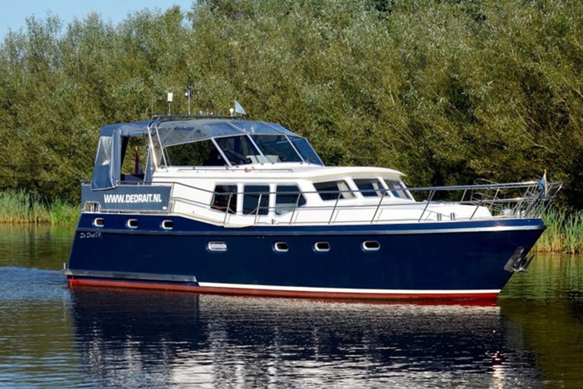 Exterior view of Drait 77, a De Drait Advantage 42 motorboat at Woudsend, Netherlands