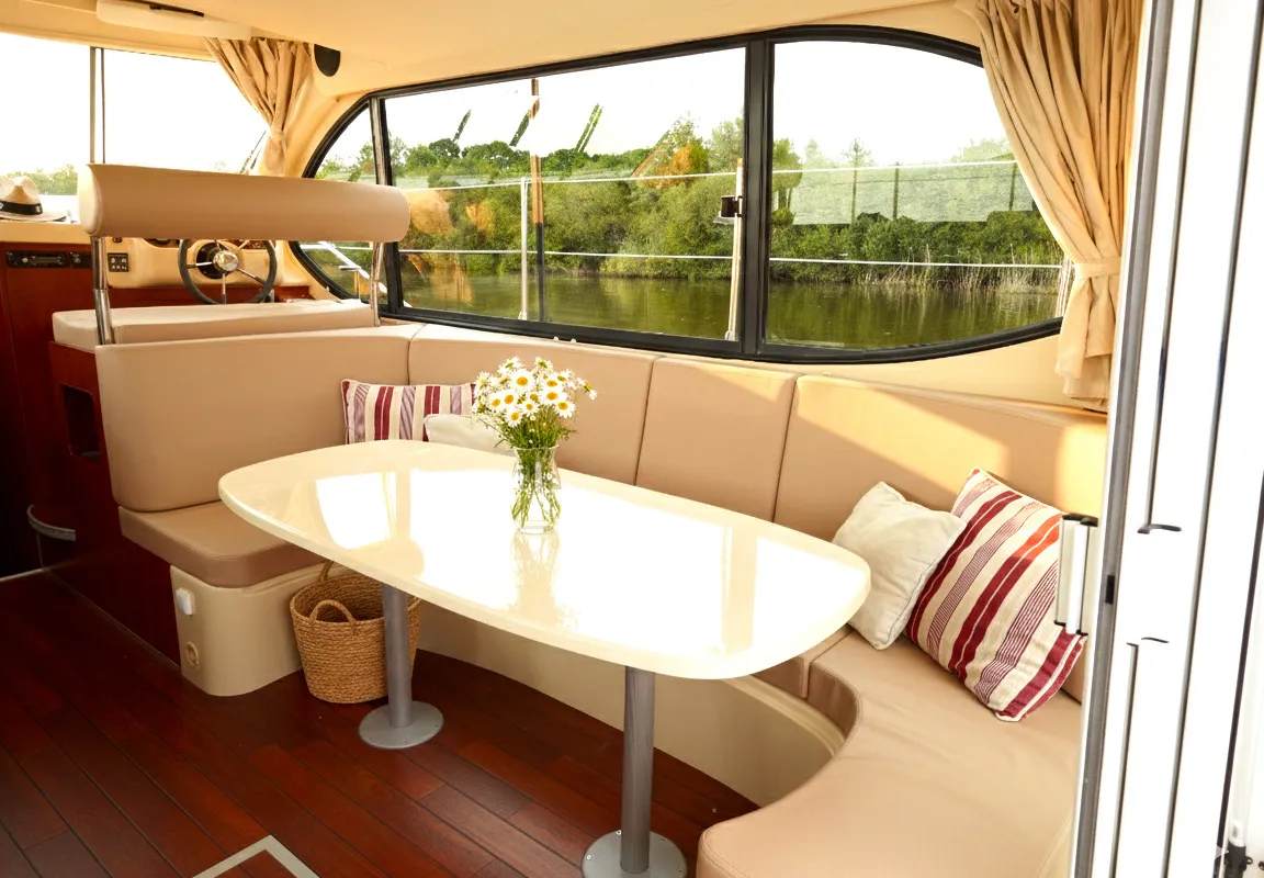 Cruiser Premium 8/10 Pers., a Nicols Nicols Estivale Octo motorboat at Kisköre, Hungary