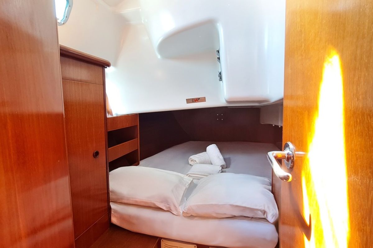 Cabin on Erika, a Beneteau Oceanis 411 sailboat at Volos Municipality, Greece