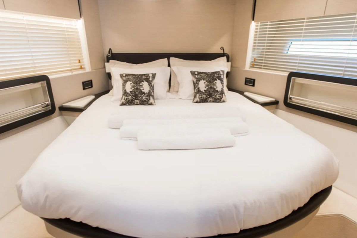 Cabin on Alyss, a Azimut 72 yacht at Skradin, Croatia