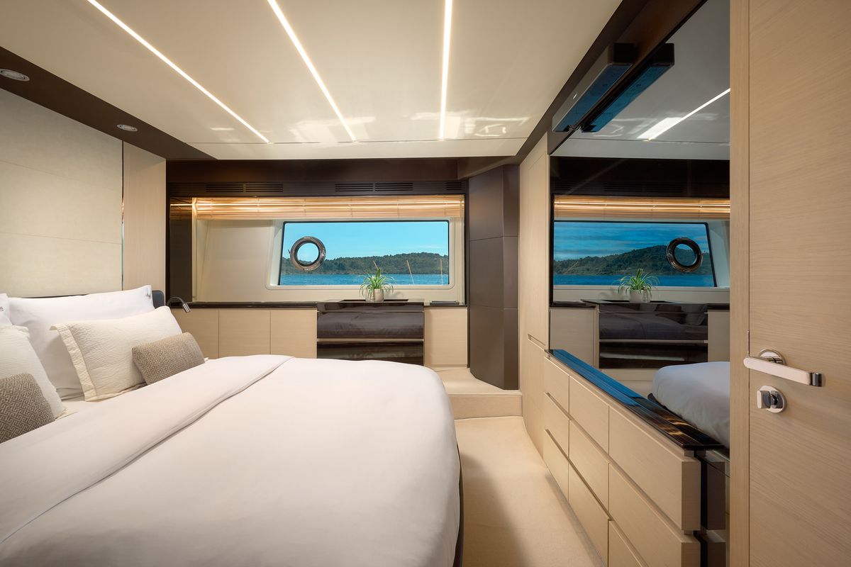 Cabin on Alyss, a Azimut 72 yacht at Skradin, Croatia