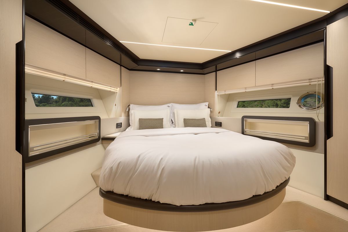 Cabin on Alyss, a Azimut 72 yacht at Skradin, Croatia