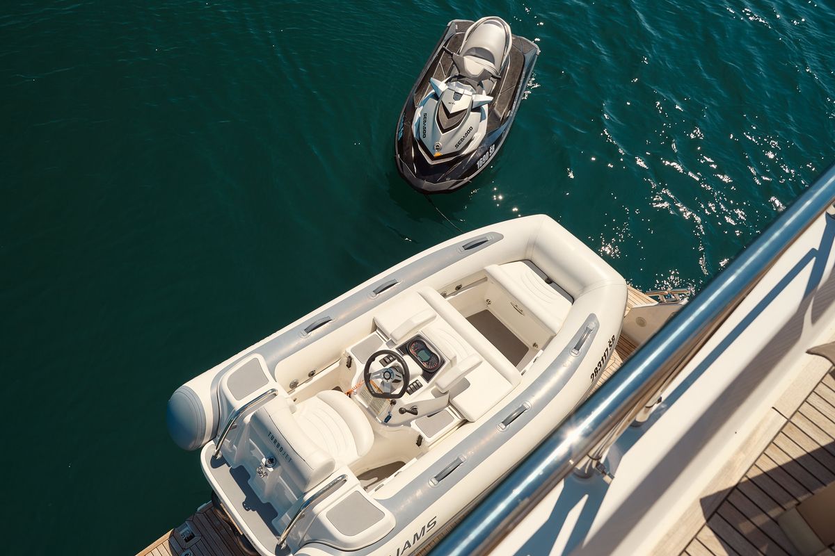Alyss, a Azimut 72 yacht at Skradin, Croatia