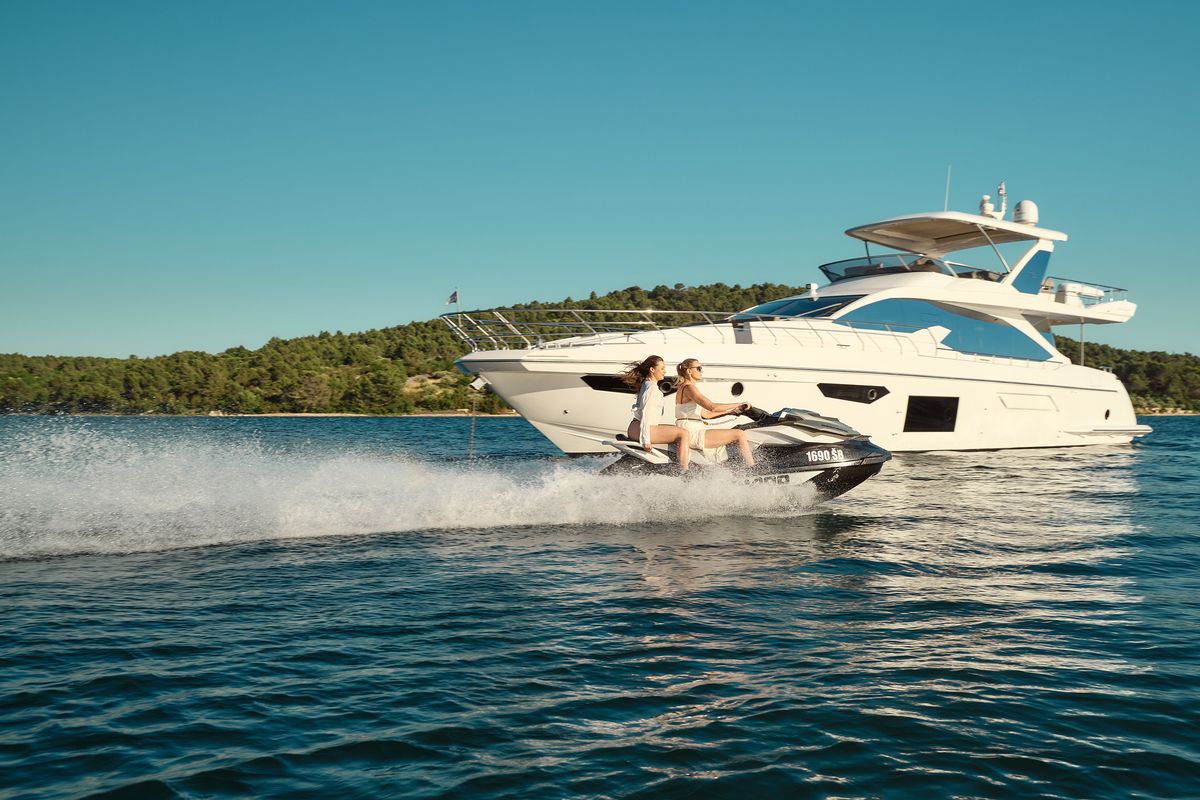 Exterior view of Alyss, a Azimut 72 yacht at Skradin, Croatia