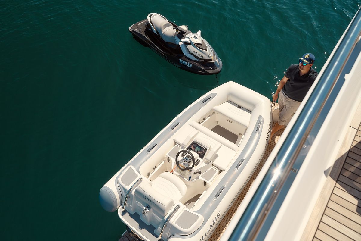Alyss, a Azimut 72 yacht at Skradin, Croatia