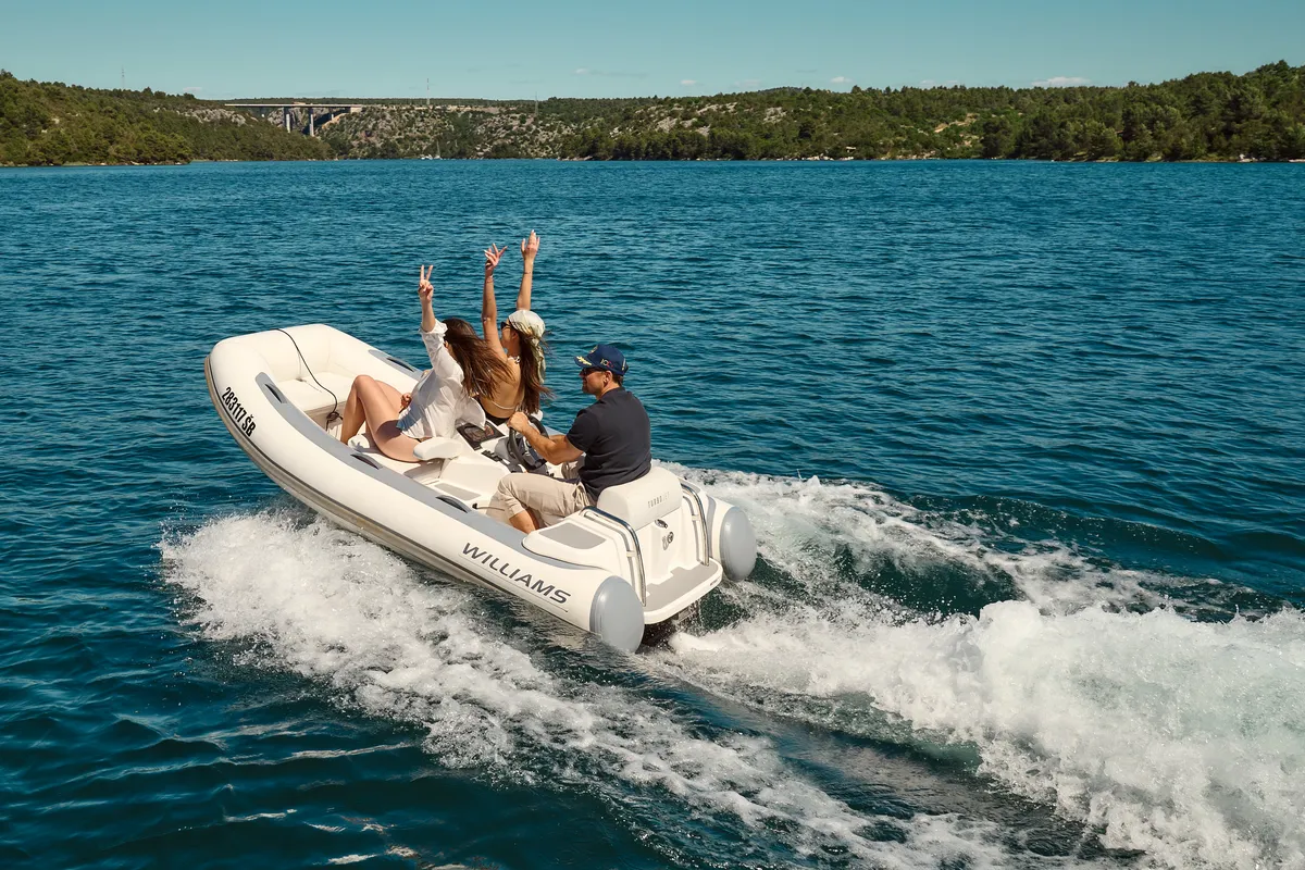 Alyss, a Azimut 72 yacht at Skradin, Croatia