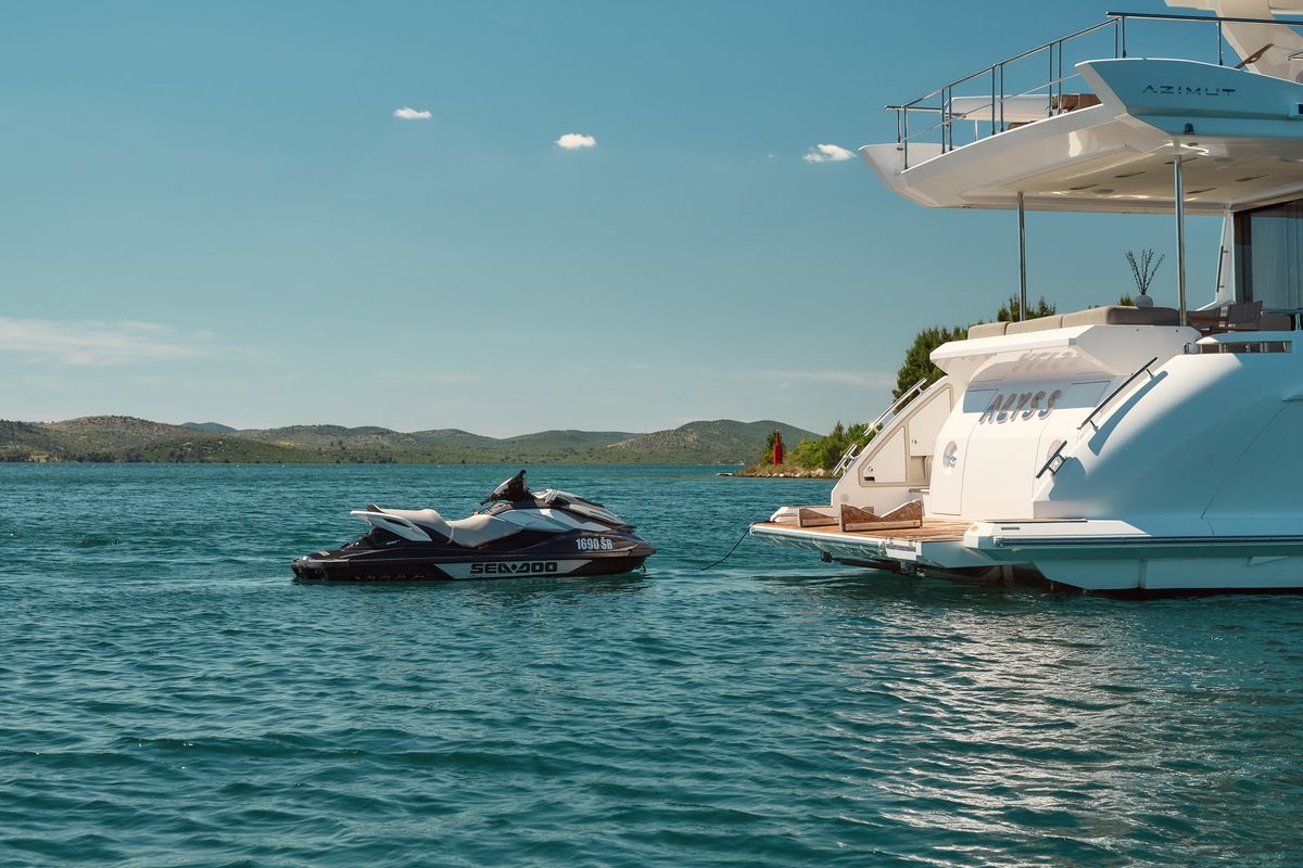 Alyss, a Azimut 72 yacht at Skradin, Croatia