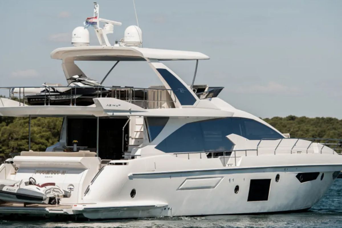Exterior view of Alyss, a Azimut 72 yacht at Skradin, Croatia