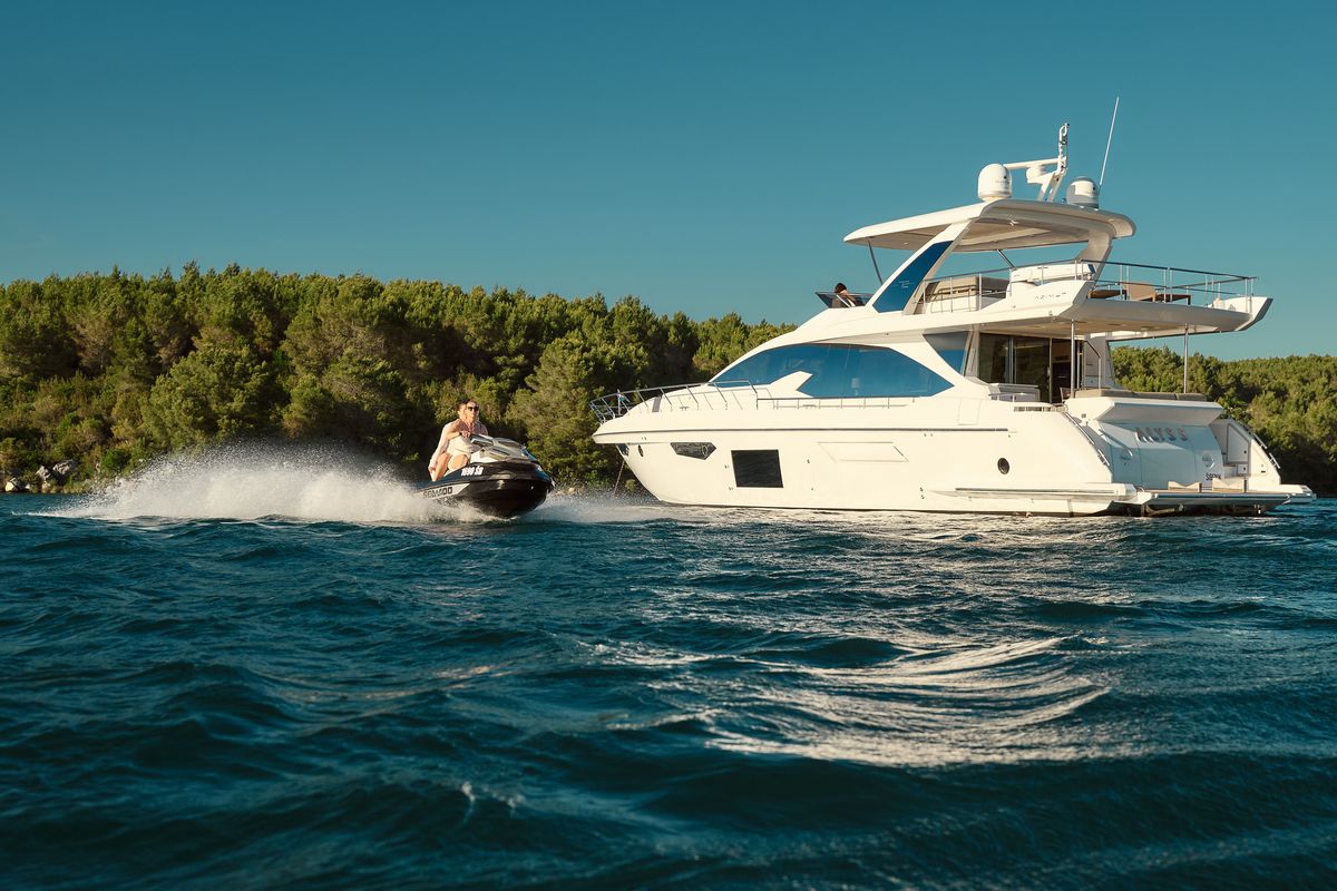 Alyss, a Azimut 72 yacht at Skradin, Croatia