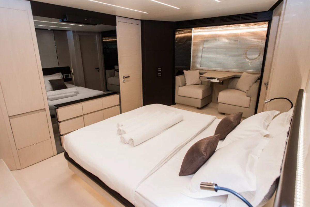 Cabin on Alyss, a Azimut 72 yacht at Skradin, Croatia