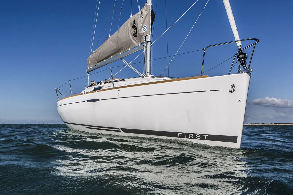 Exterior view of Marlem, a Beneteau First 25 S sailboat at Port Navalo, France