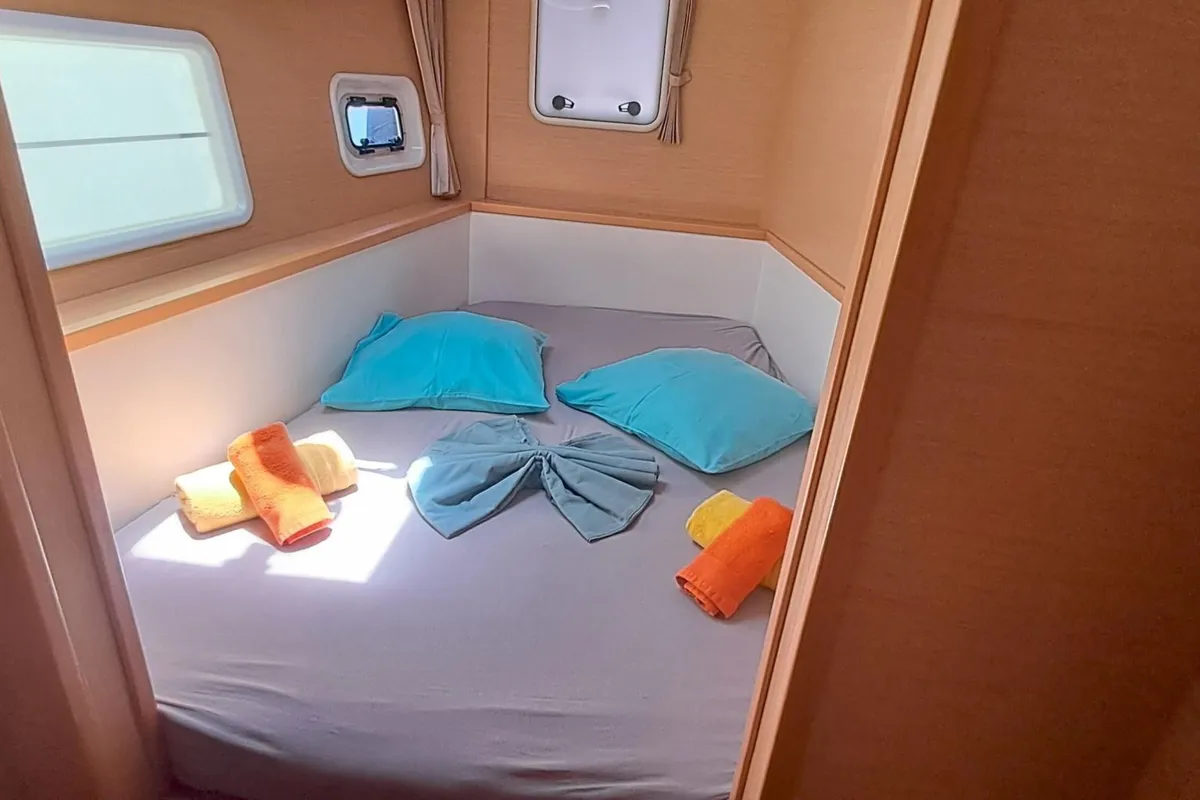 Cabin on Trixi, a Lagoon 400 S2 catamaran at Le Gosier, France