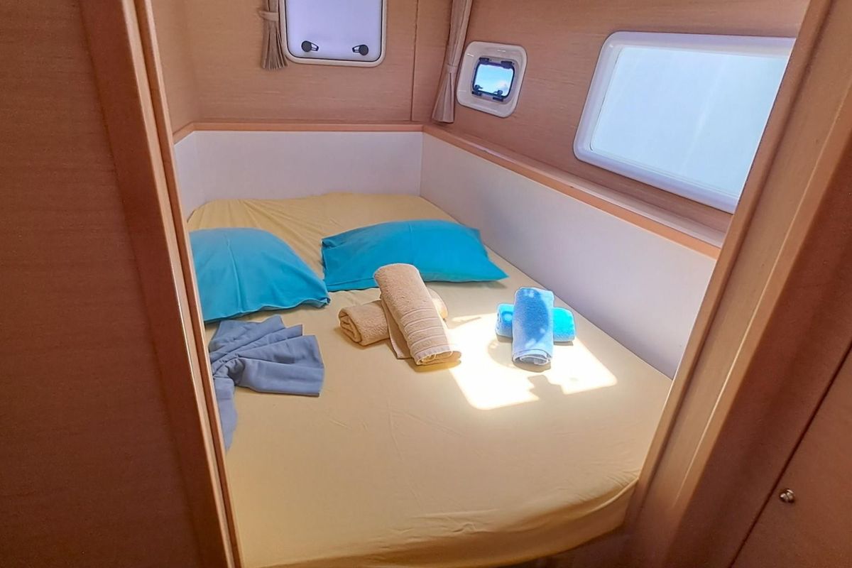 Cabin on Trixi, a Lagoon 400 S2 catamaran at Le Gosier, France